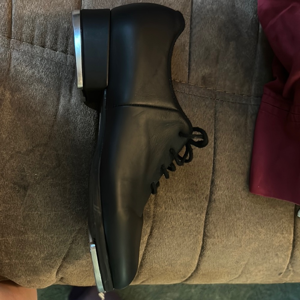Bloch Tap Shoes Women’s 5 but also can be used for boys size 4